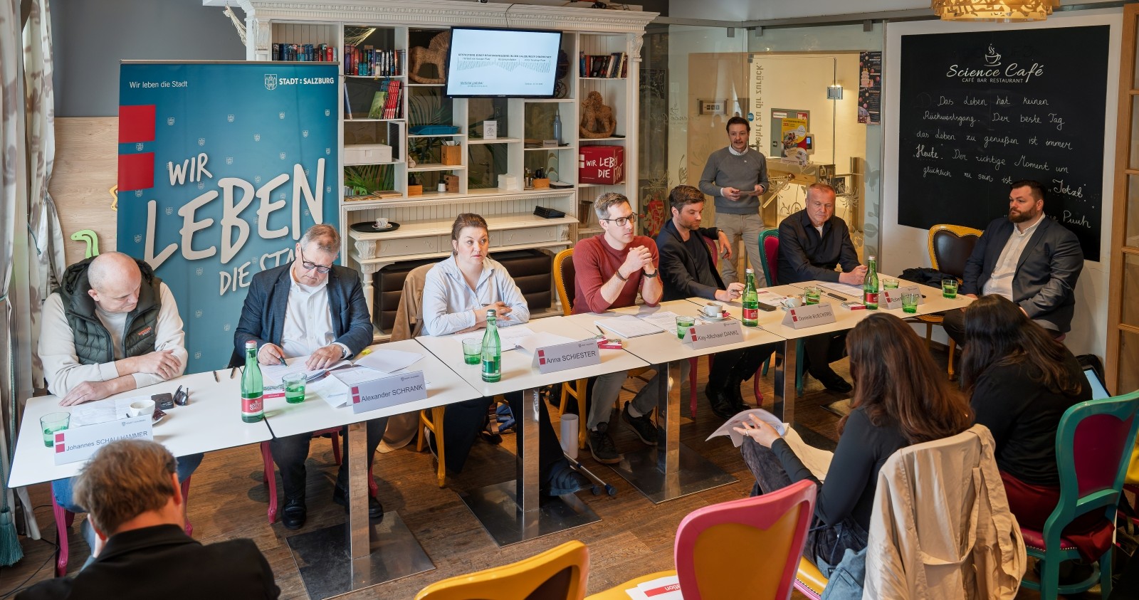 Im Science Café direkt am Museumsplatz wurde das von der Jury ausgewählte Projekt präsentiert.