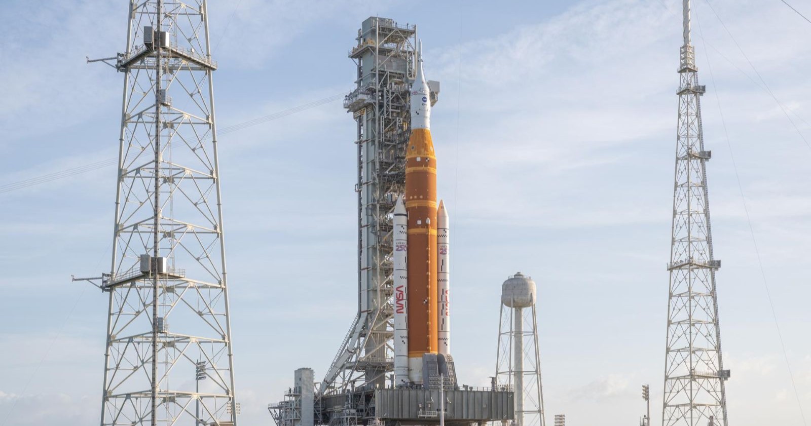 Der erfolgreiche Start der NASA Artemis 2 Mission mit der SLS-Rakete in Florida