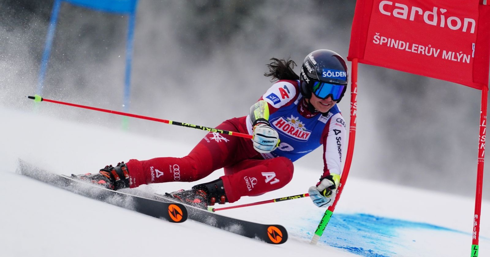 Franziska Gritsch auf Skiern ihres damaligen Ausrüsters Blizzard