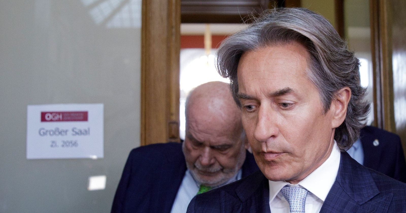 Karl-Heinz Grasser im Anzug vor Gericht am OGH Wien im Zusammenhang mit seinem Konkursverfahren und Millionen-Schulden