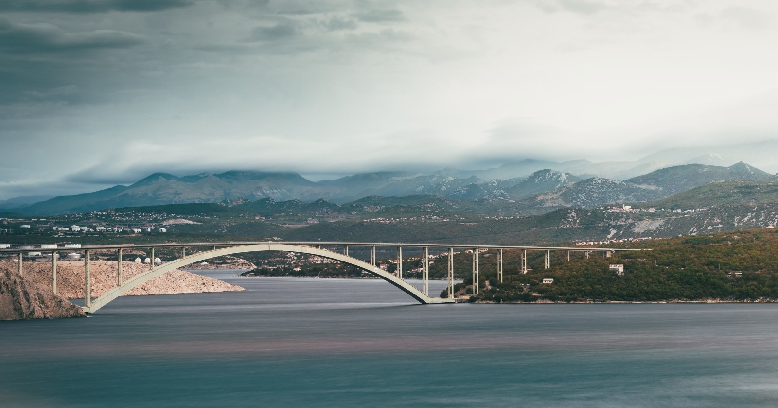 Kroatien Bora Sturm Krk Brücke gesperrt wegen starkem Wind an der Adriaküste