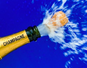 Champagnerflasche wird geöffnet