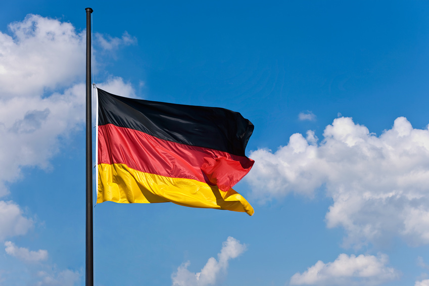 Deutschlandfahne auf Halbmast