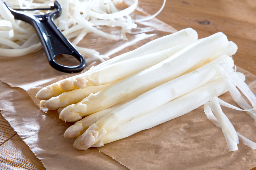 Weisser Spargel geschlt