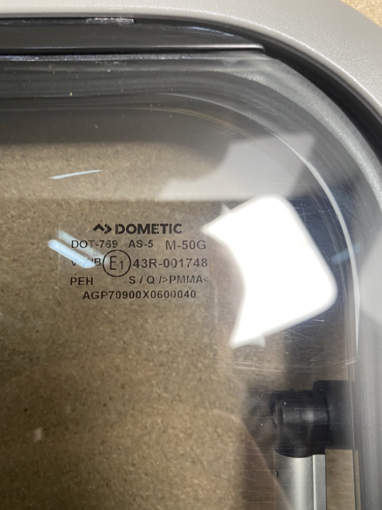 Dometic Ausstellfenster S7P 900x600mm 43R-001748 – Bild 2