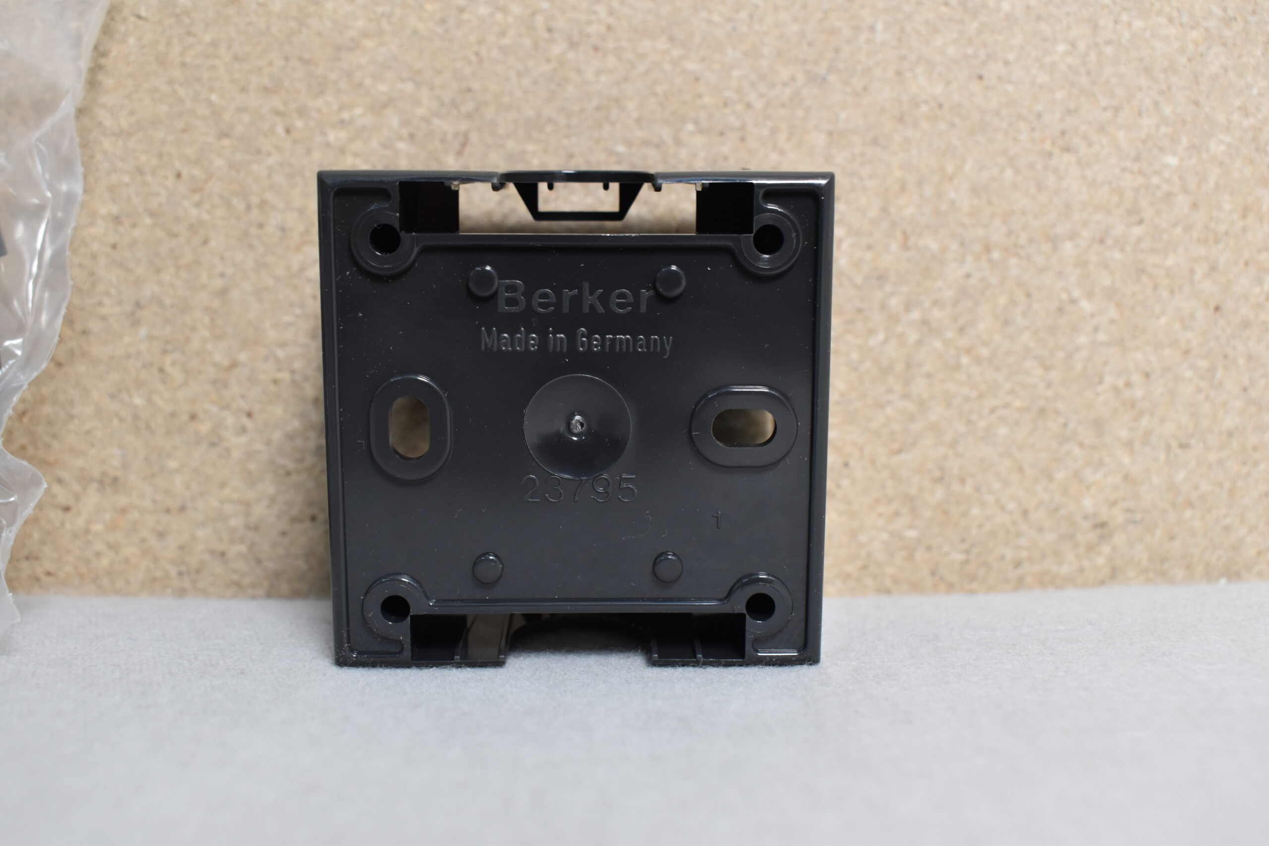 Berker Integro Flow Aufbau-Gehäuse 1fach hohe Ausführung 911512505