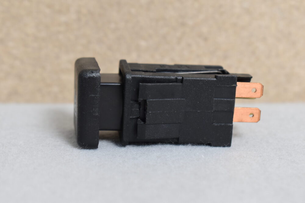 Lancia Schalter eckig A048