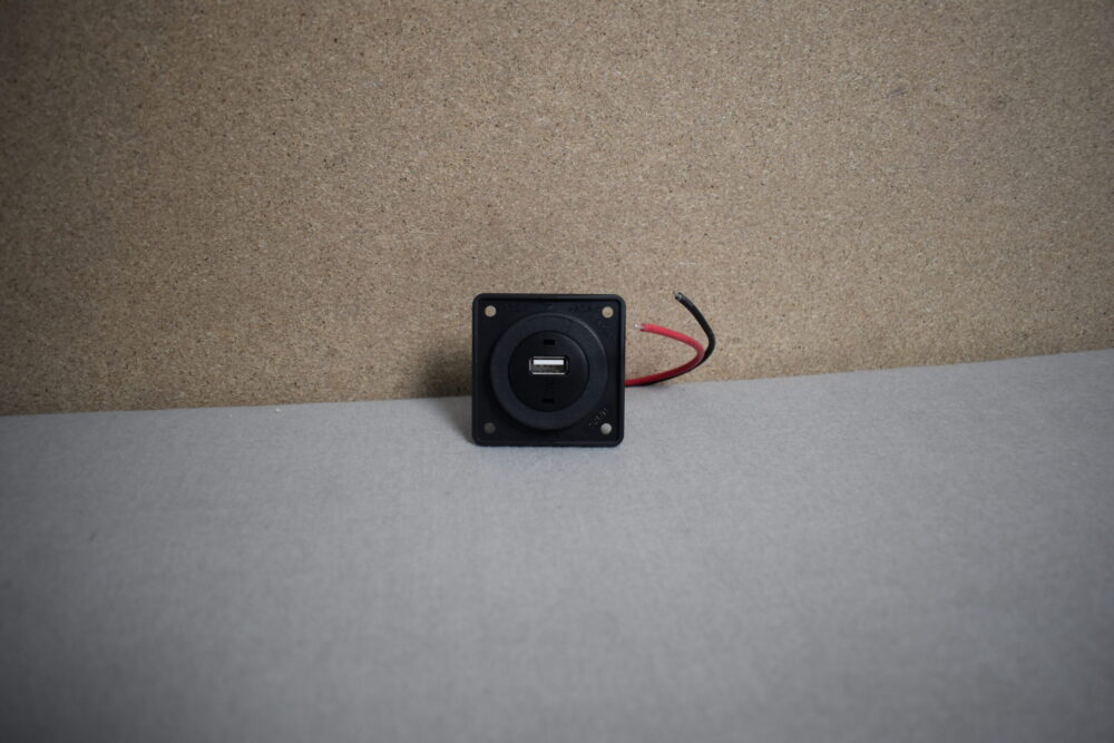 Berker Integro USB Ladesteckdose 12V anthrazit matt