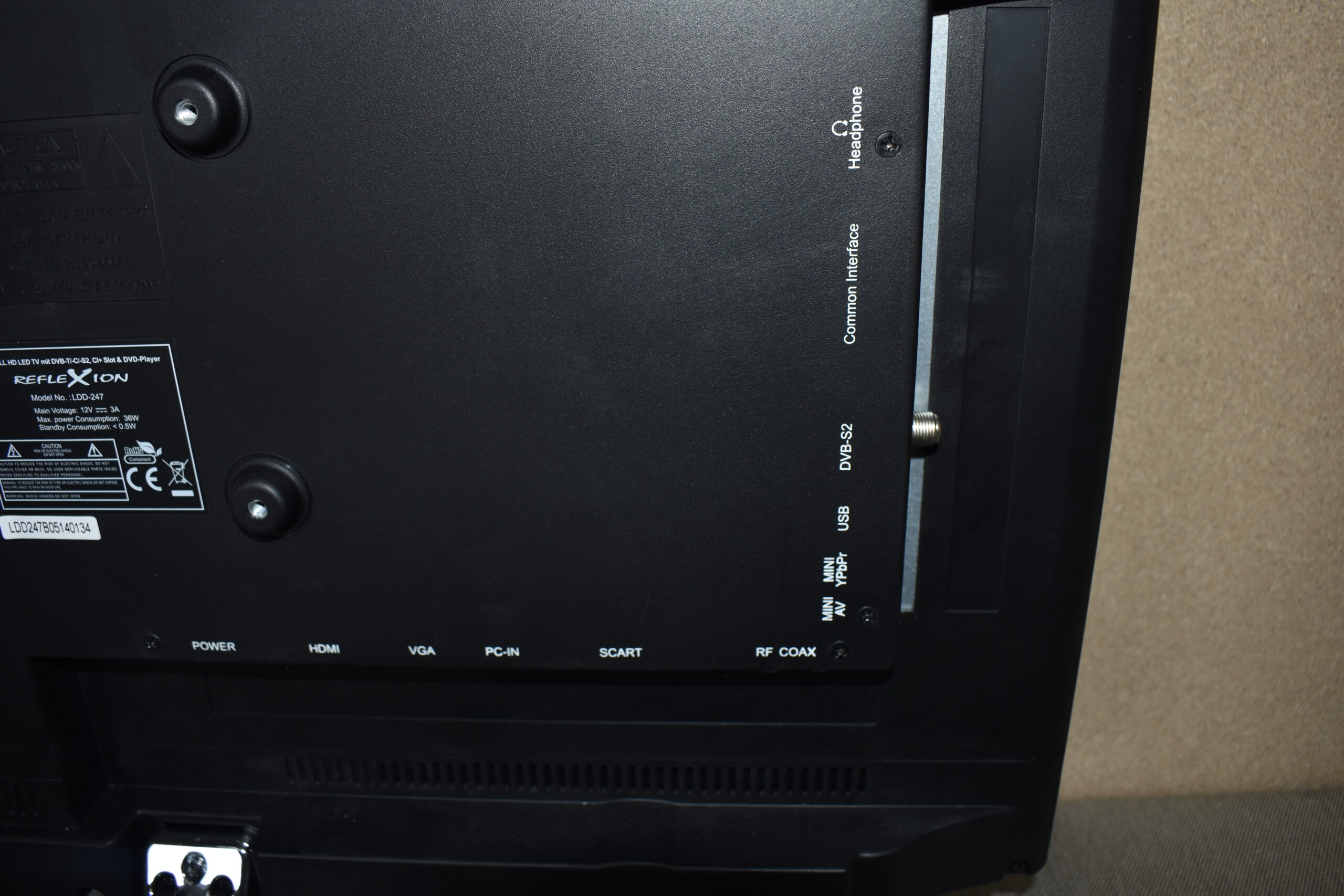 Caratec TV 22" Modell: LDD-247