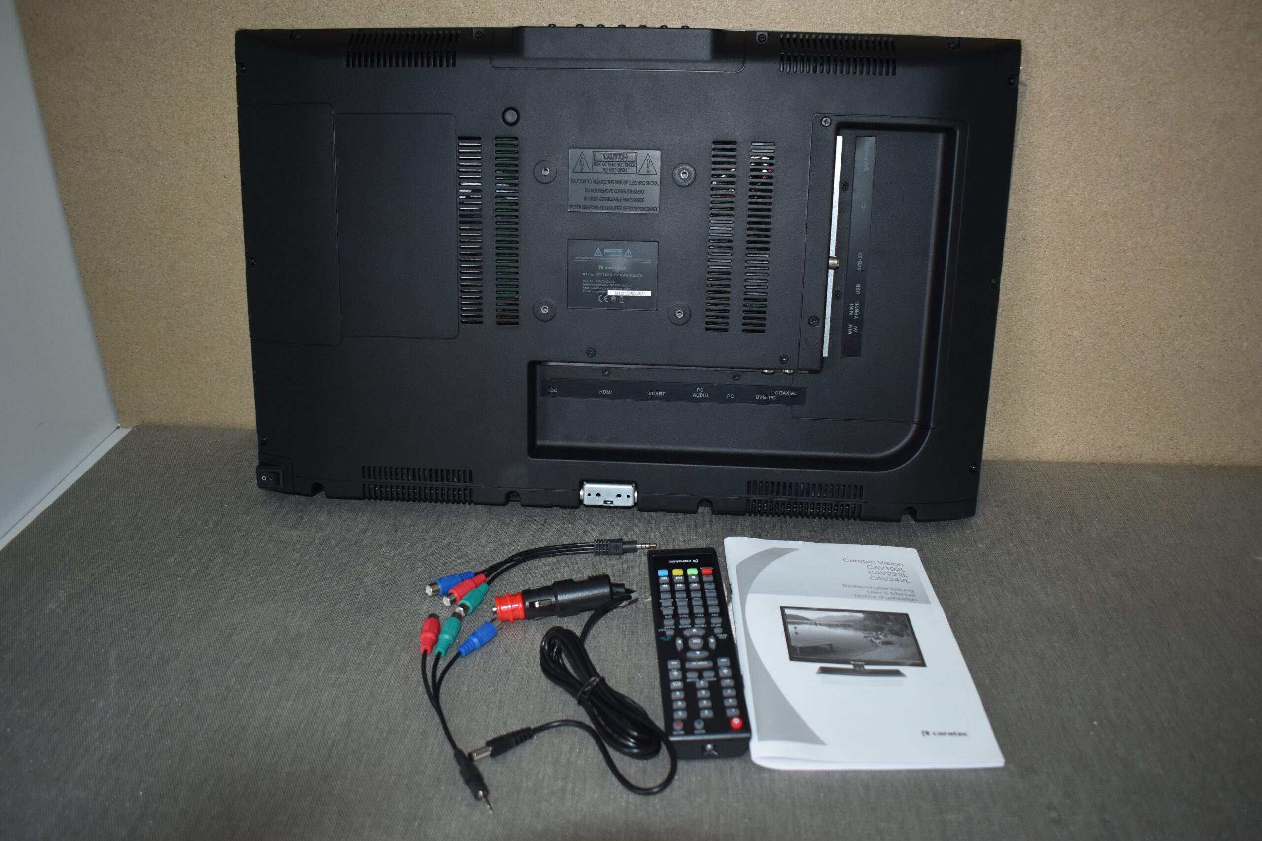 Caratec CAV242LTS TV 24"