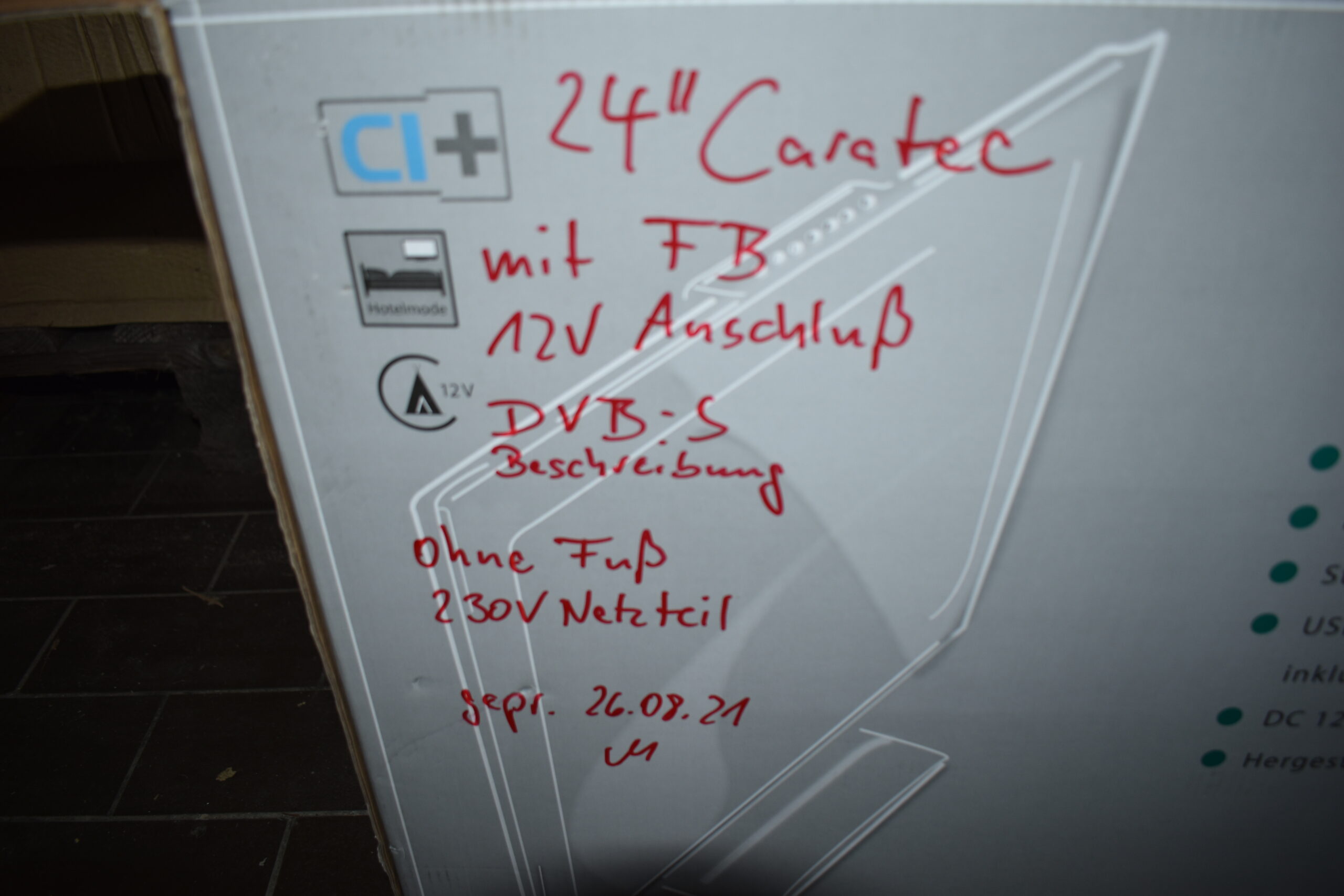 Caratec CAV242LTS TV 24"