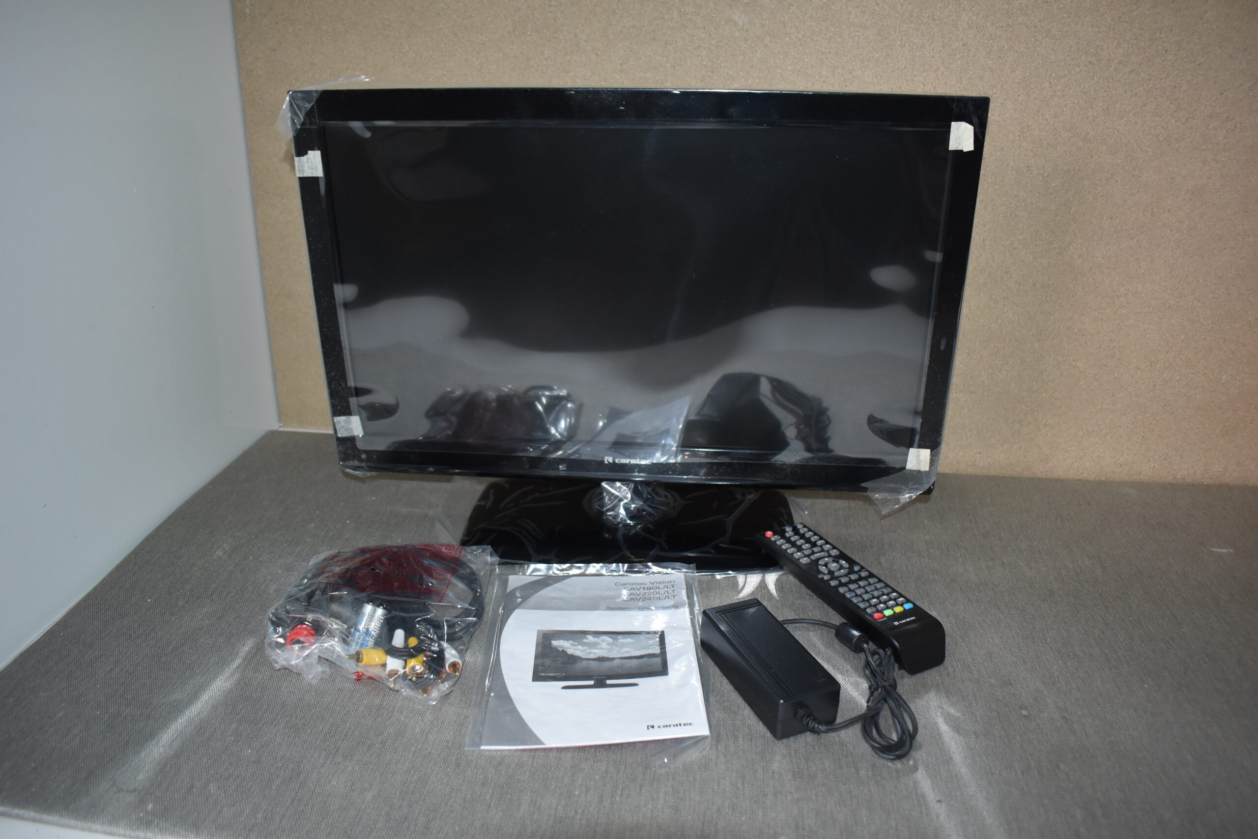 Caratec CAV220LT TV 22"