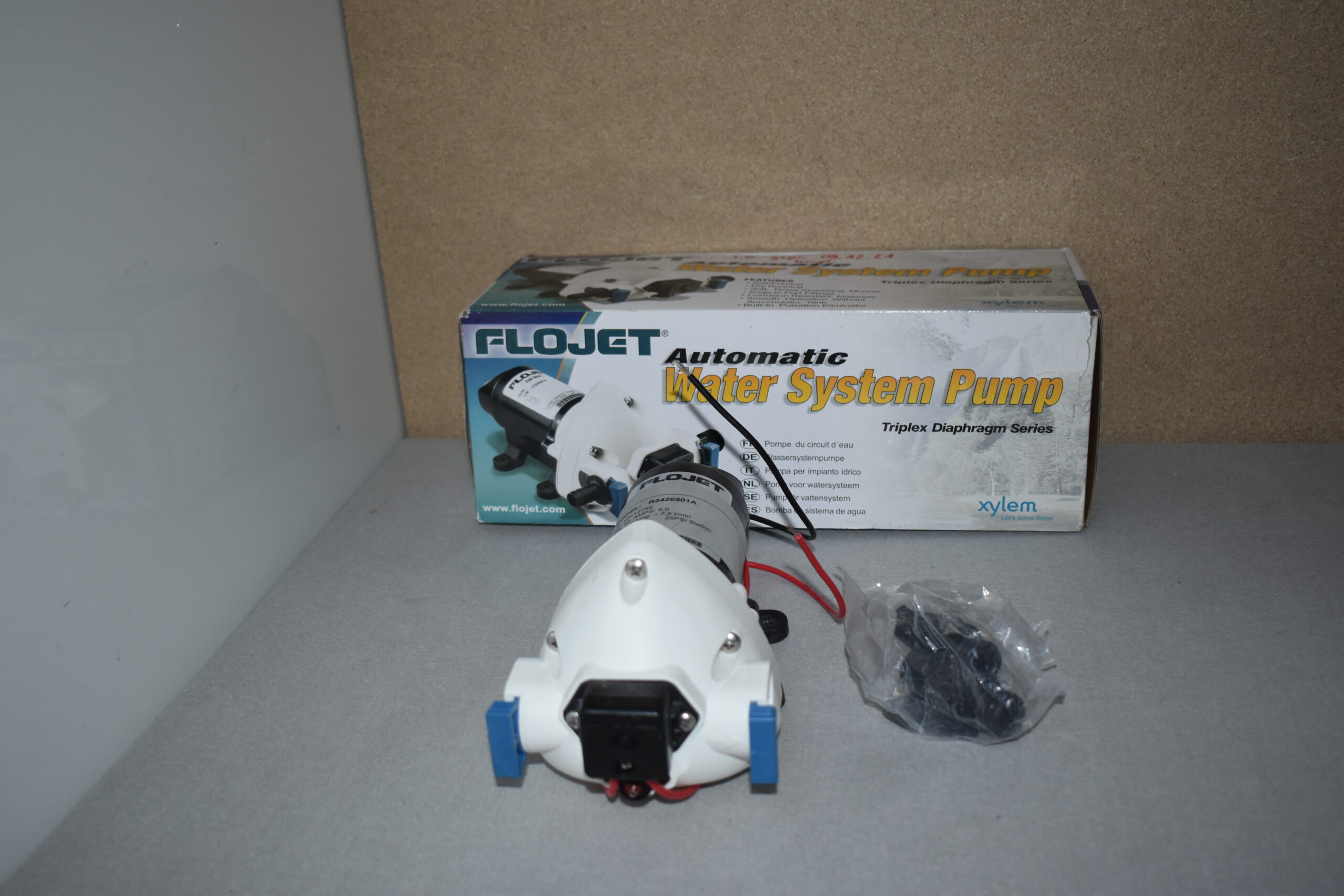 Flojet Wasserpumpe mit Adapter Model: R3426501A