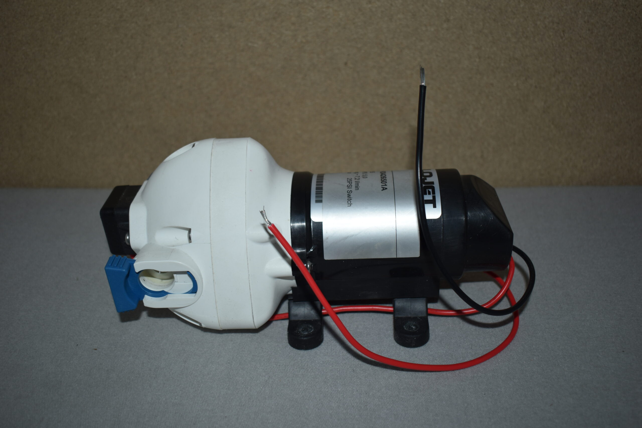 Flojet Wasserpumpe mit Adapter Model: R3426501A