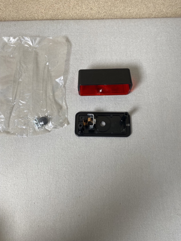 HELLA Umrissleuchte seitlicher Anbau 2XS 005 020-081 10 Stück – Bild 2