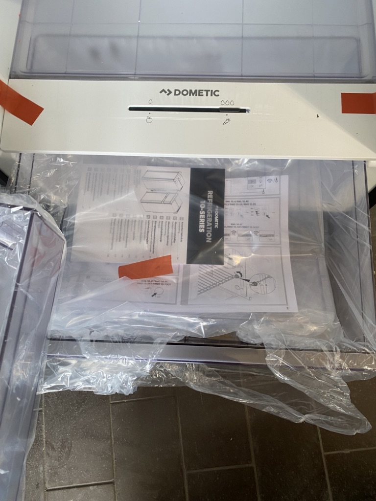 Dometic RMDT 10.5X Absorberkühlschrank mit Backofen