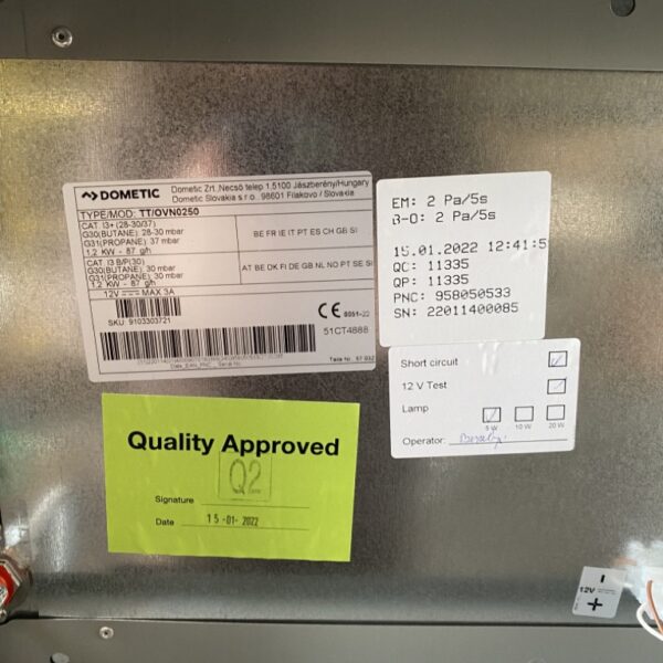Dometic RMDT 10.5 X Absorberkühlschrank mit Backofen