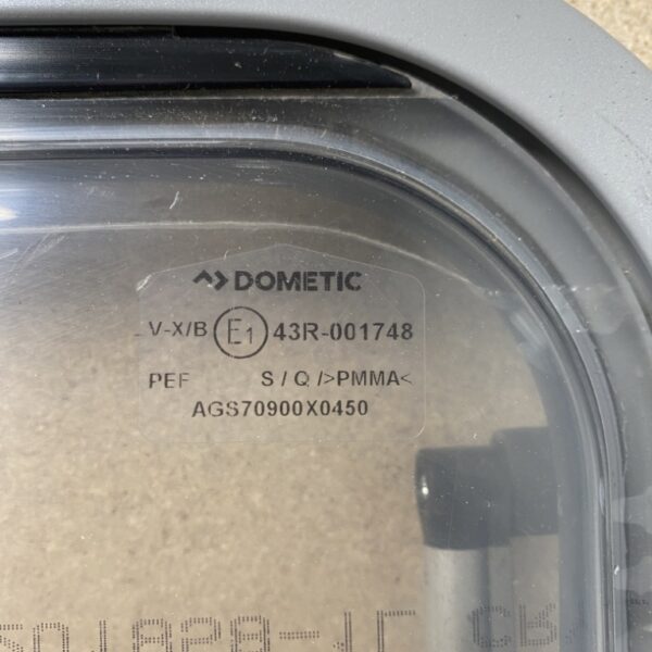Dometic Ausstellfenster S7 900x450mm Hellgrau