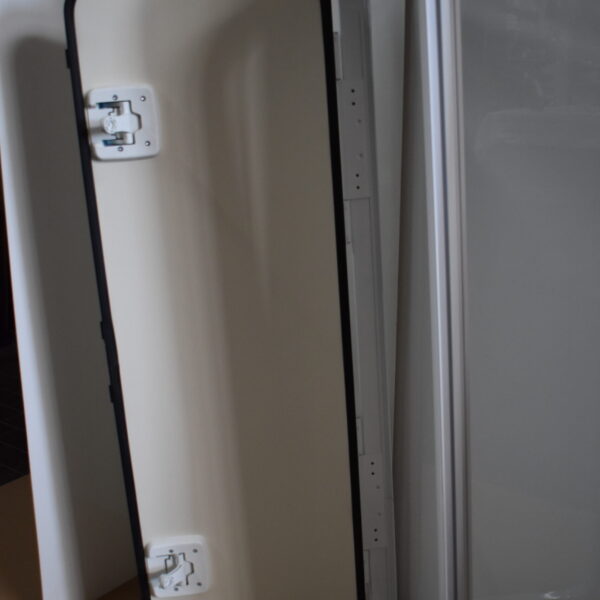 Serviceklappe weiß, 1300 x 450 mm, für Wohnmobil RAL 9010