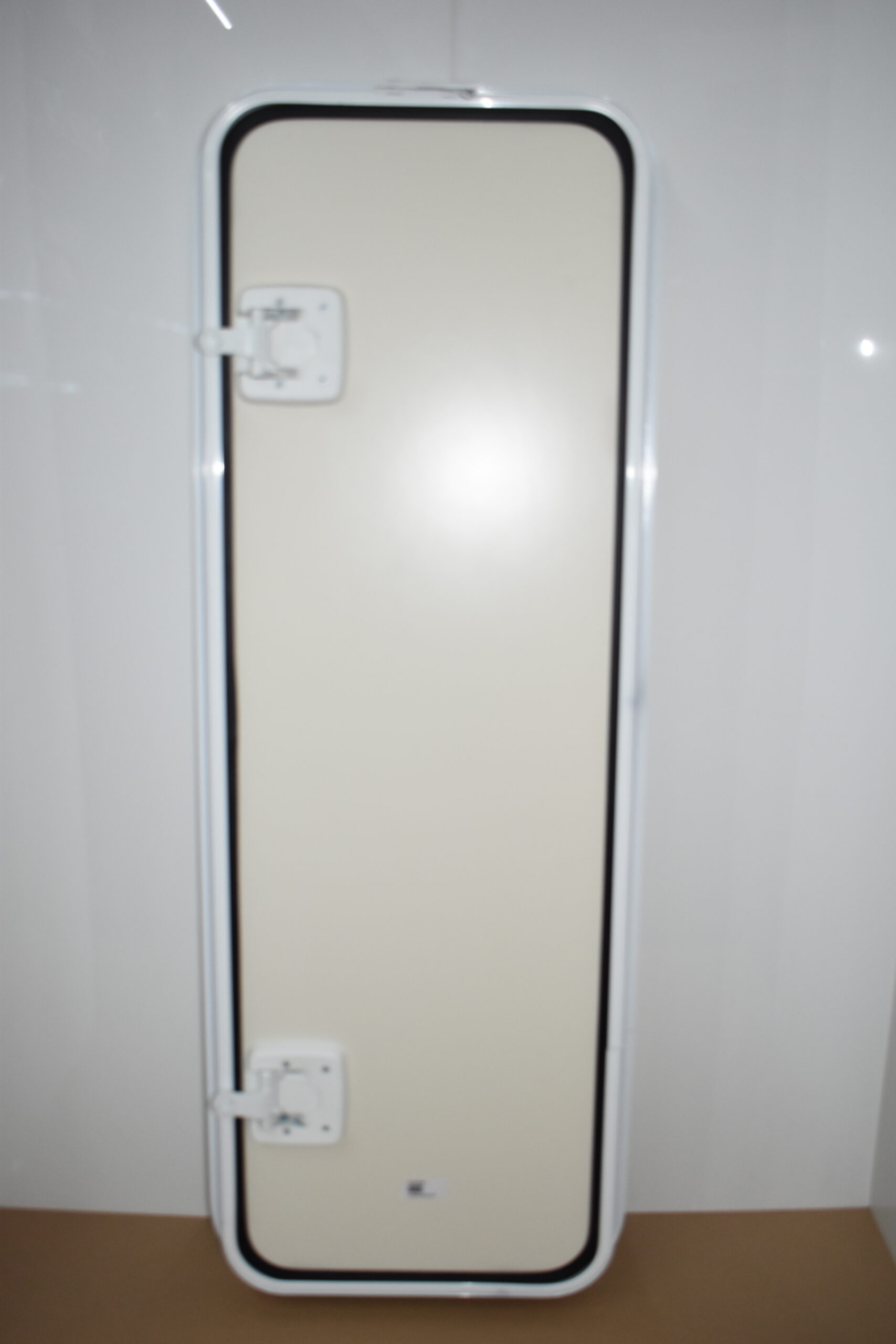 Serviceklappe weiß, 1300 x 450 mm, für Wohnmobil RAL 9010