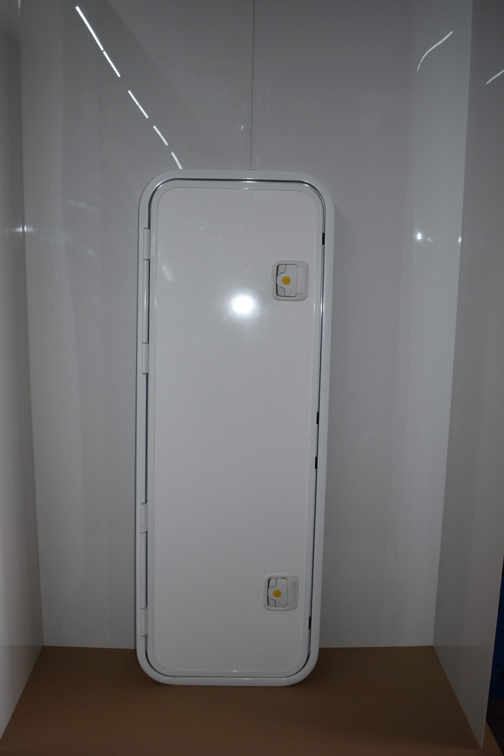 Serviceklappe weiß, 1300 x 450 mm, für Wohnmobil RAL 9010