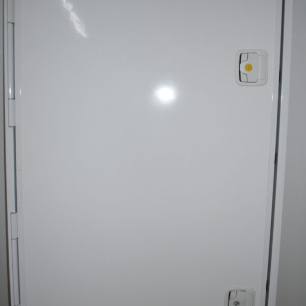 Serviceklappe weiß, 750 x 1220 mm, für Wohnmobil RAL 9010