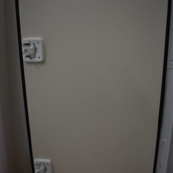 Serviceklappe weiß 750 x 1220 mm, RAL 9010 Alu pulverbeschichtet