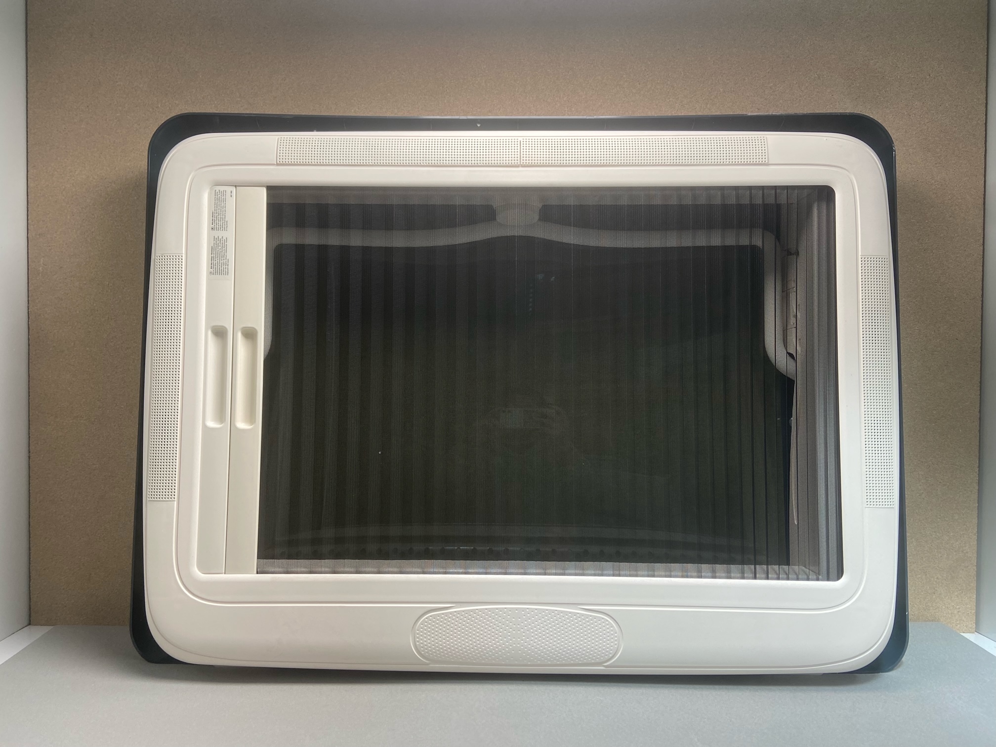 Dometic Midi Heki 700x500mm mit Zubehör – Bild 6