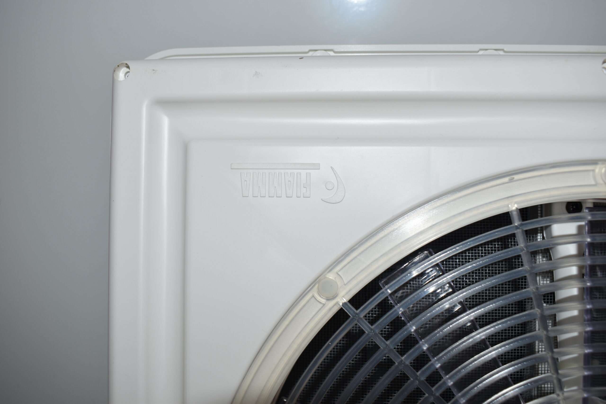 Fiamma Turbo-Vent P3 Dachlüfter Dachhaube crystal neu mit Schalter