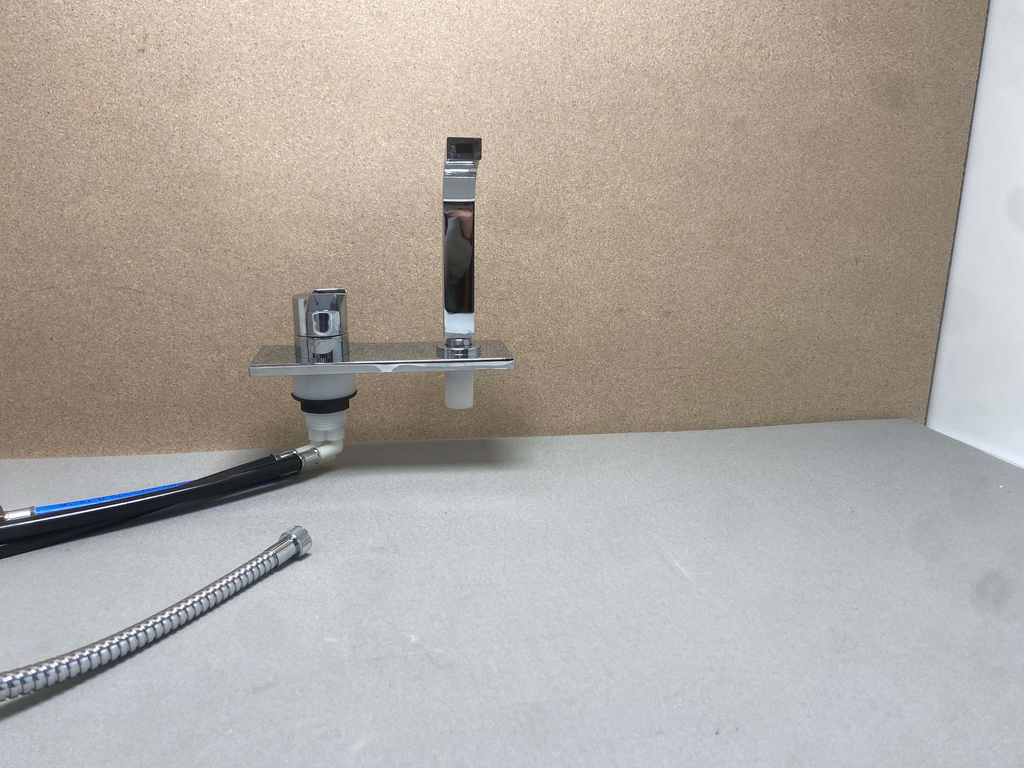 Wasserhahn von Reich, für Wohnmobil – Bild 3