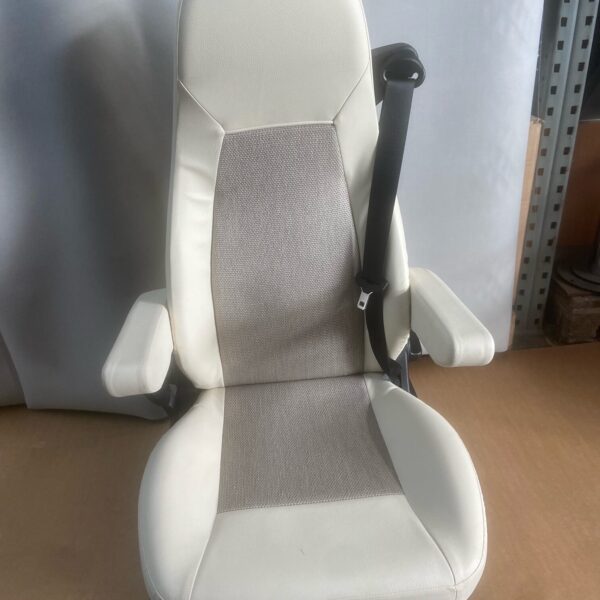 Aguti  Fahrersitz Gis Liner, beige / grau