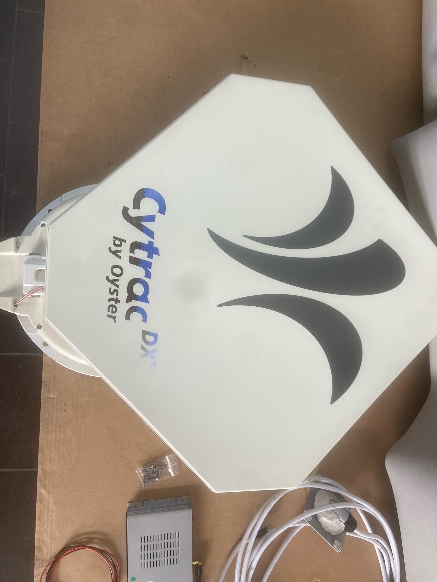 Satellitenschüssel Oyster Cytrac twin x, Niesmann & Bischoff