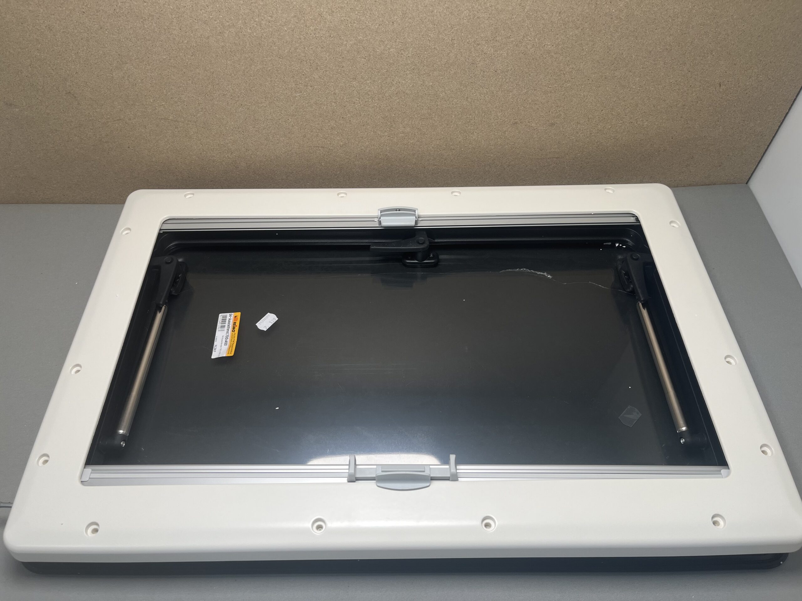 Reimo Ausstellfenster 700x450mm mit Innenrahmen