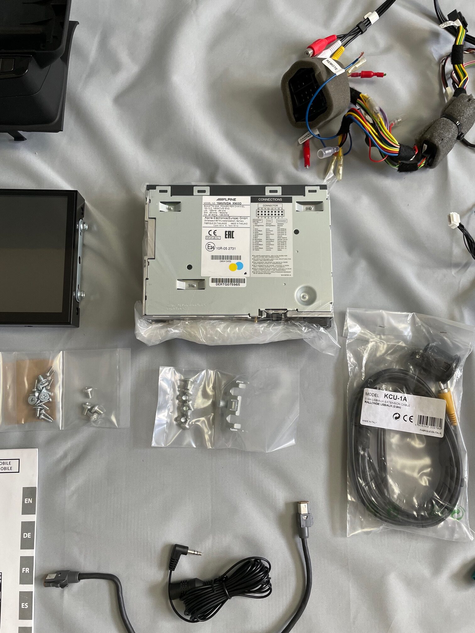 XXL Premium Infotainment System, Alpine Model X902D-ID