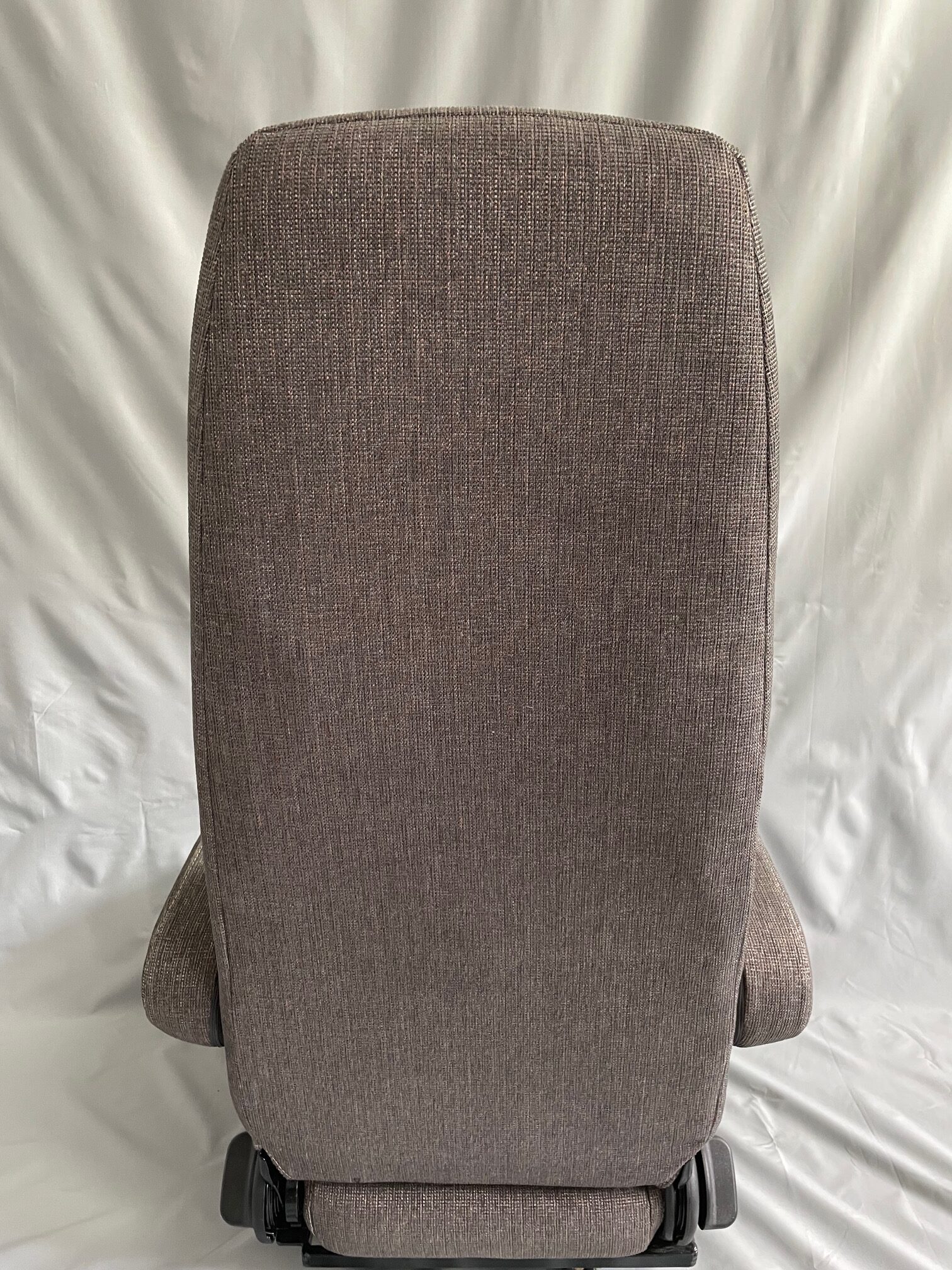 Aguti Hymer Sitz, Fahrerseite, Stoff grau / braun