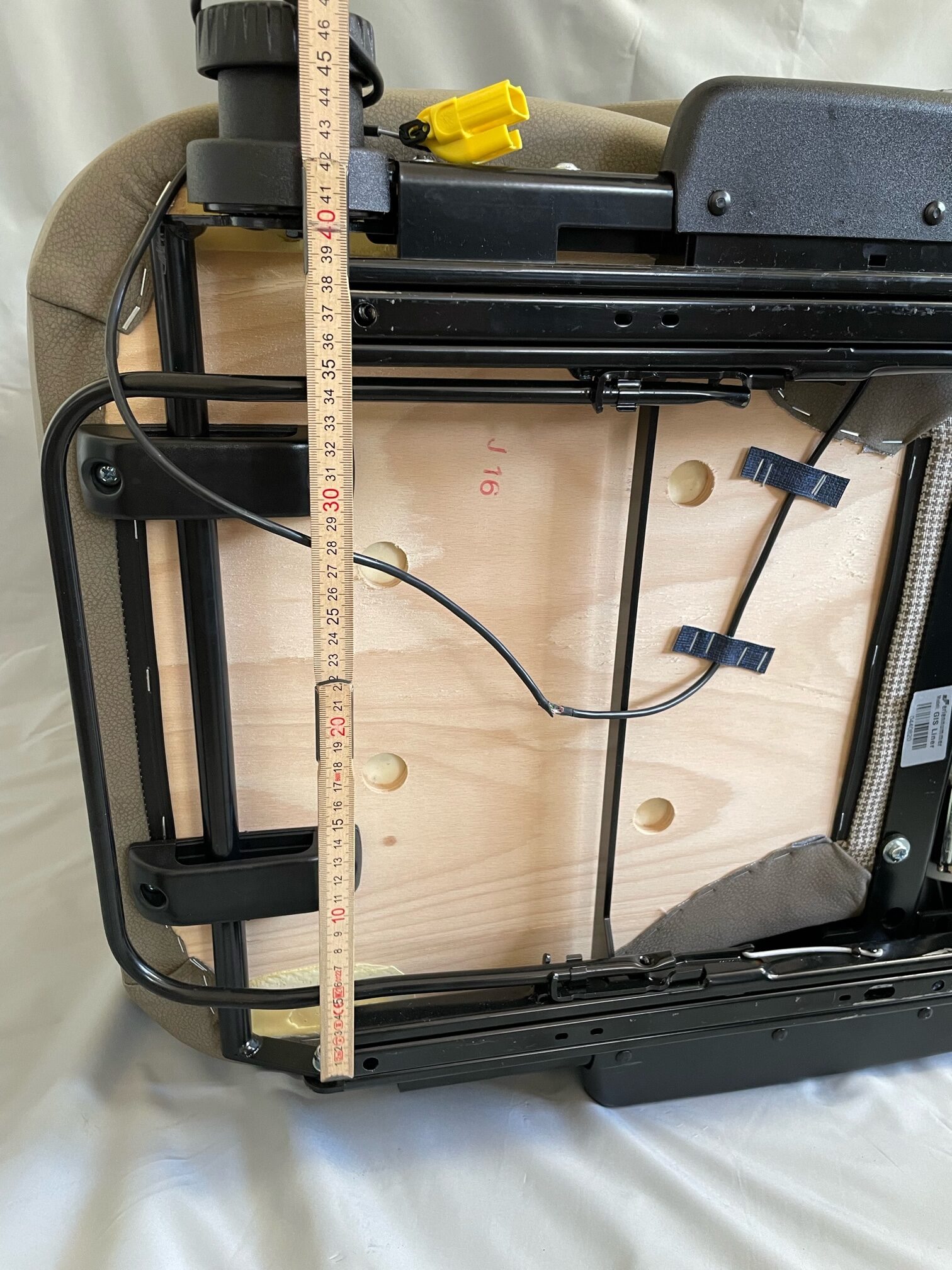 Aguti Automotiv GIS Liner, Beifahrersitz