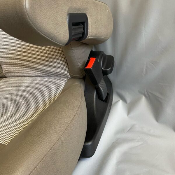 Aguti Automotiv GIS Liner, Beifahrersitz