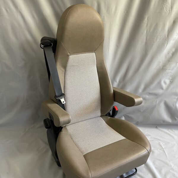 Aguti Automotiv GIS Liner, Beifahrersitz