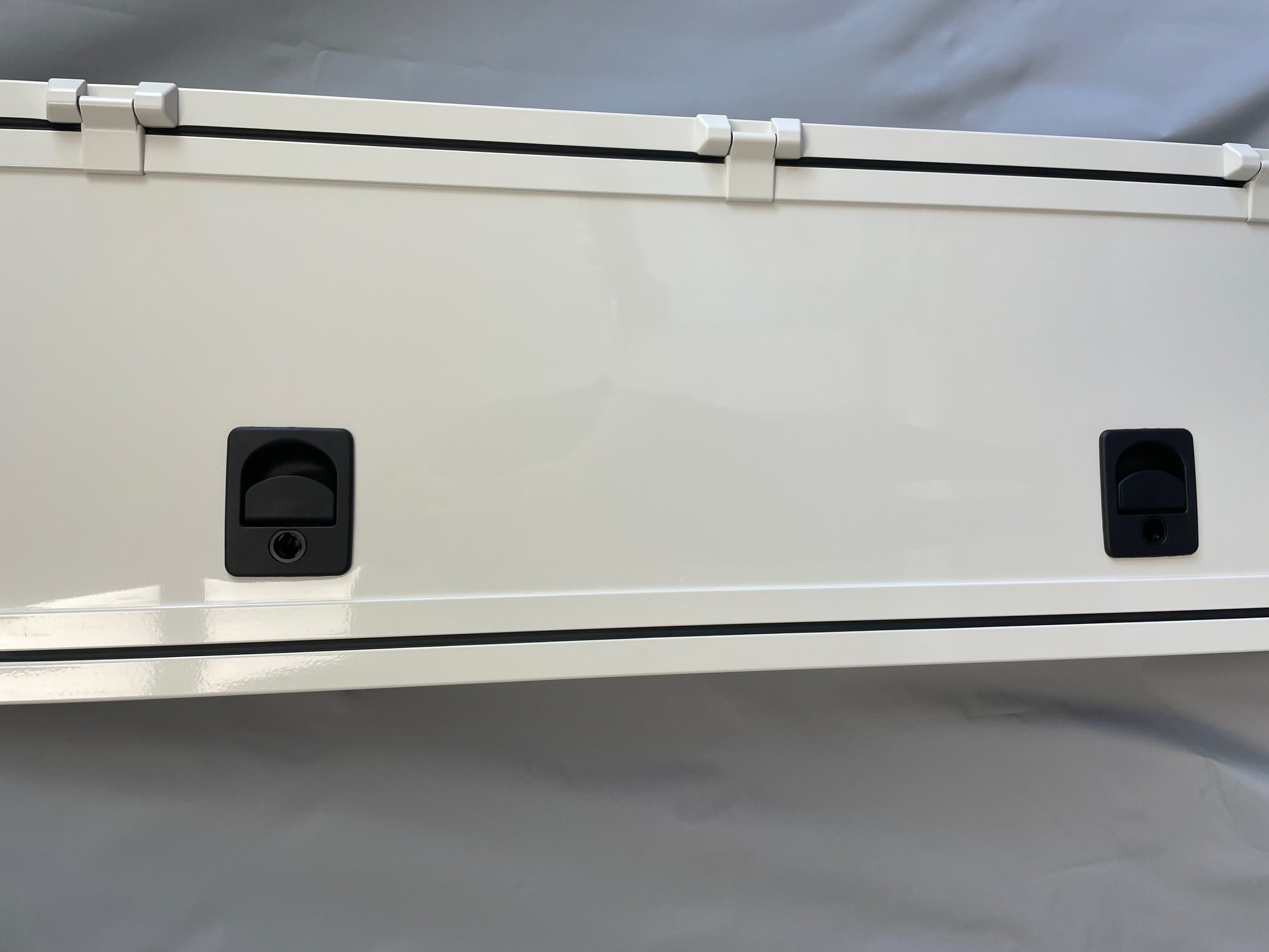 Serviceklappe / Ausstellklappe, Ausschnittsmaß ca. 37 x 120 cm Alu pulverbeschichtet