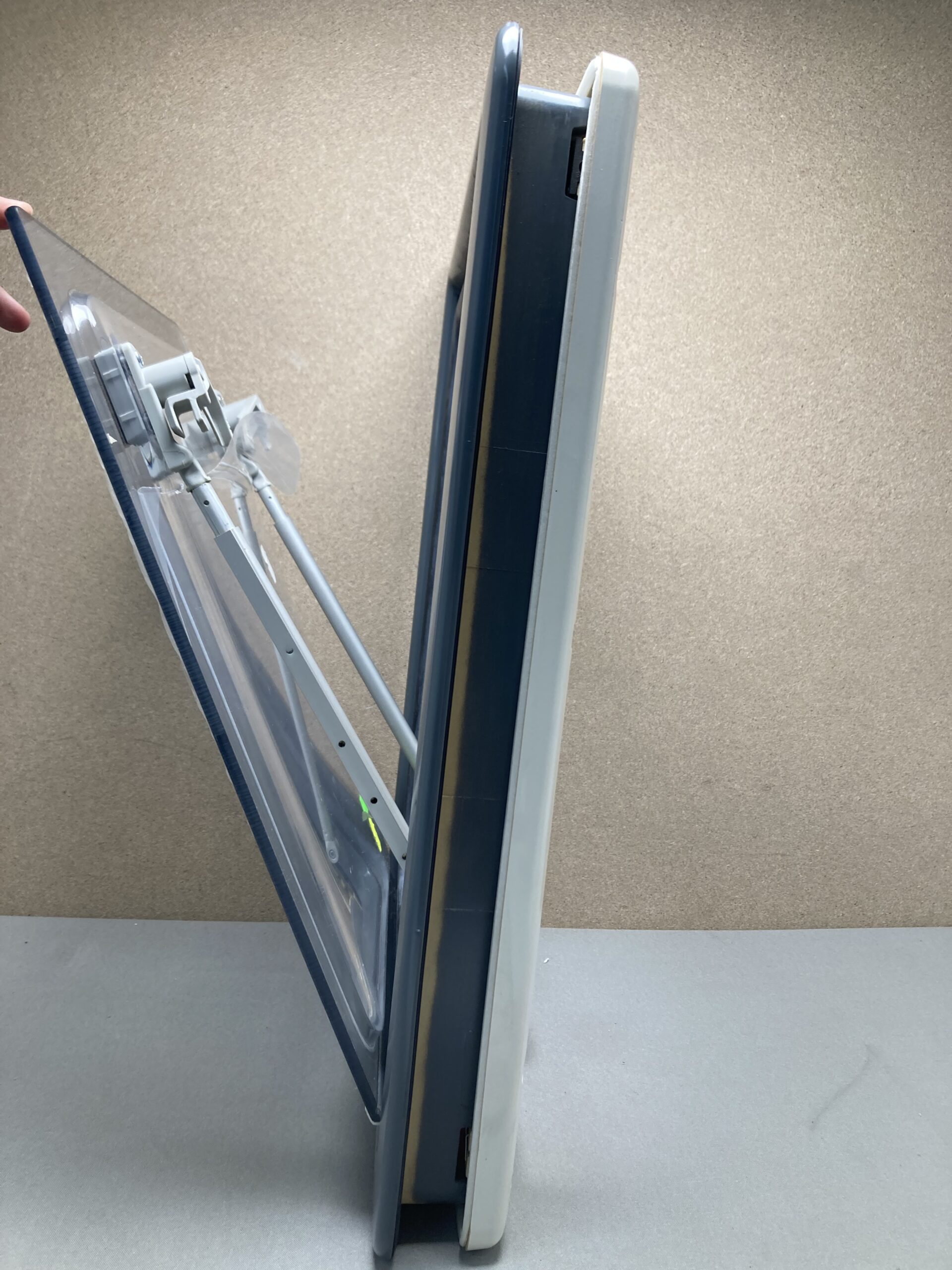 Seitz Dometic Ausstellfenster S4 Fenster 350x500 inkl. Rollo und Fliegengitter