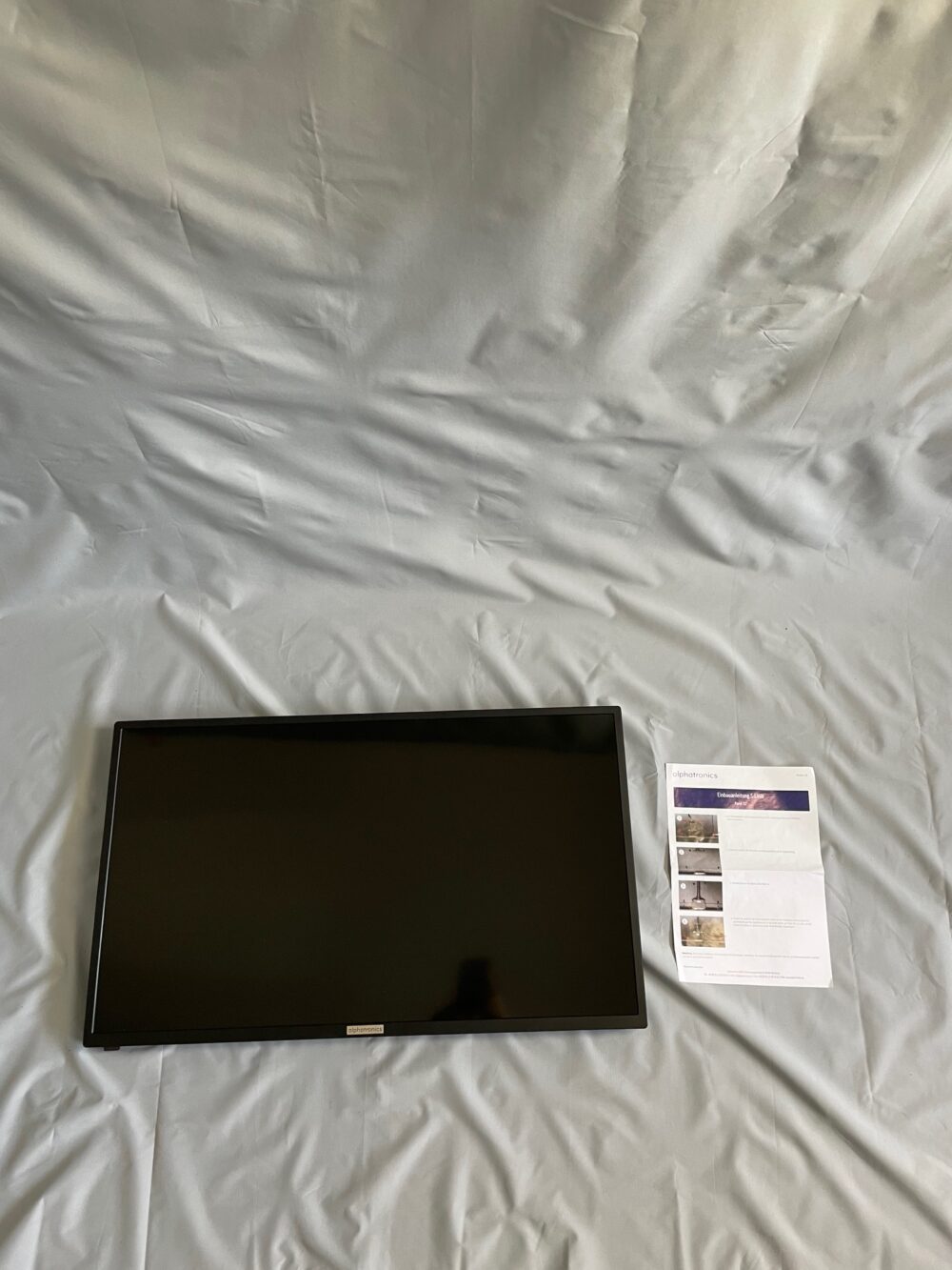 Alphatronics S-Linie Monitor , 72,7 x 43,7 x 3,5cm, Panel 32
