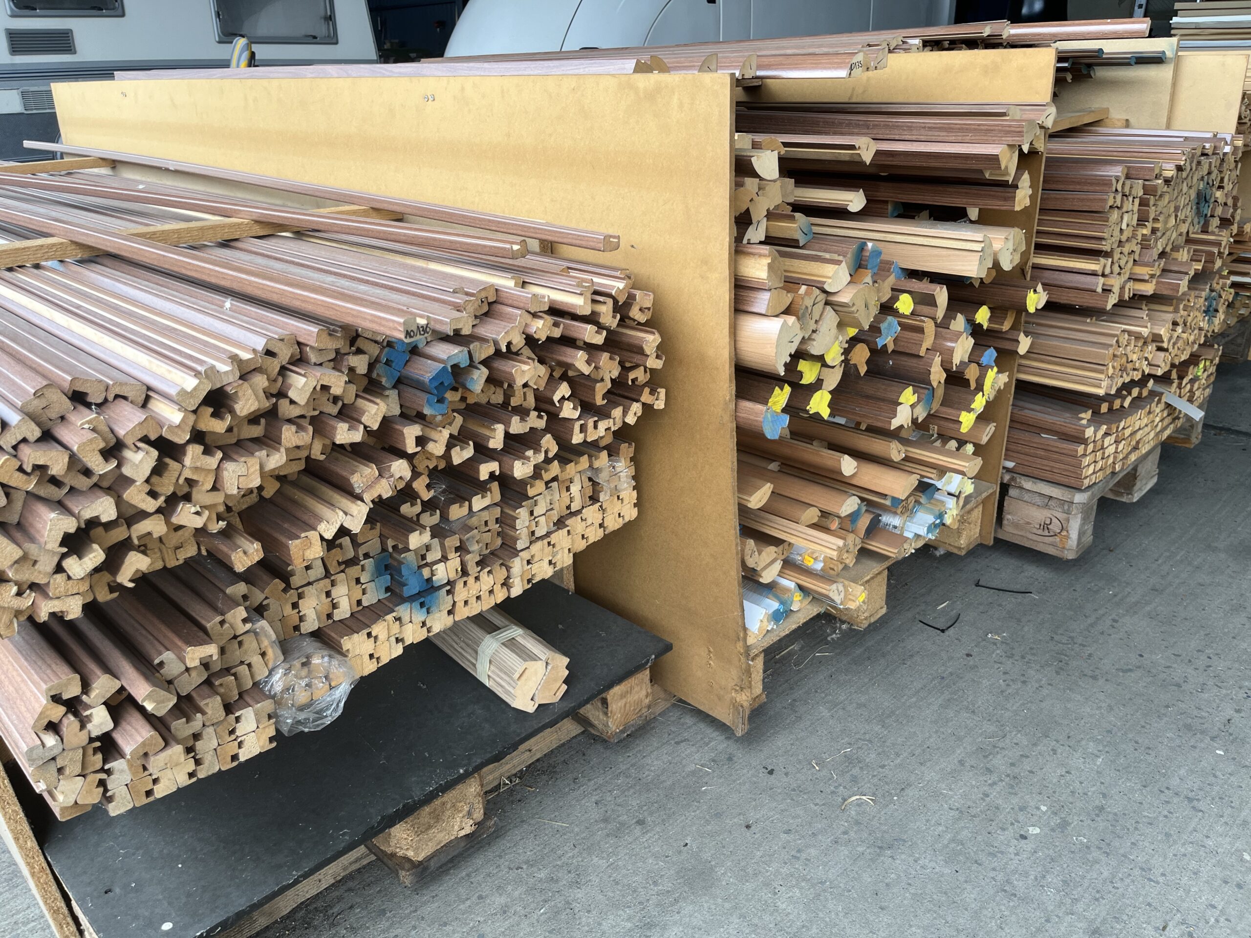 Leiste Holz Massivholz Mahagoni beschichtet 1,90 Meter