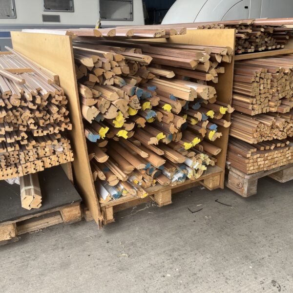 Leiste Holz Massivholz Mahagoni beschichtet 1,90 Meter