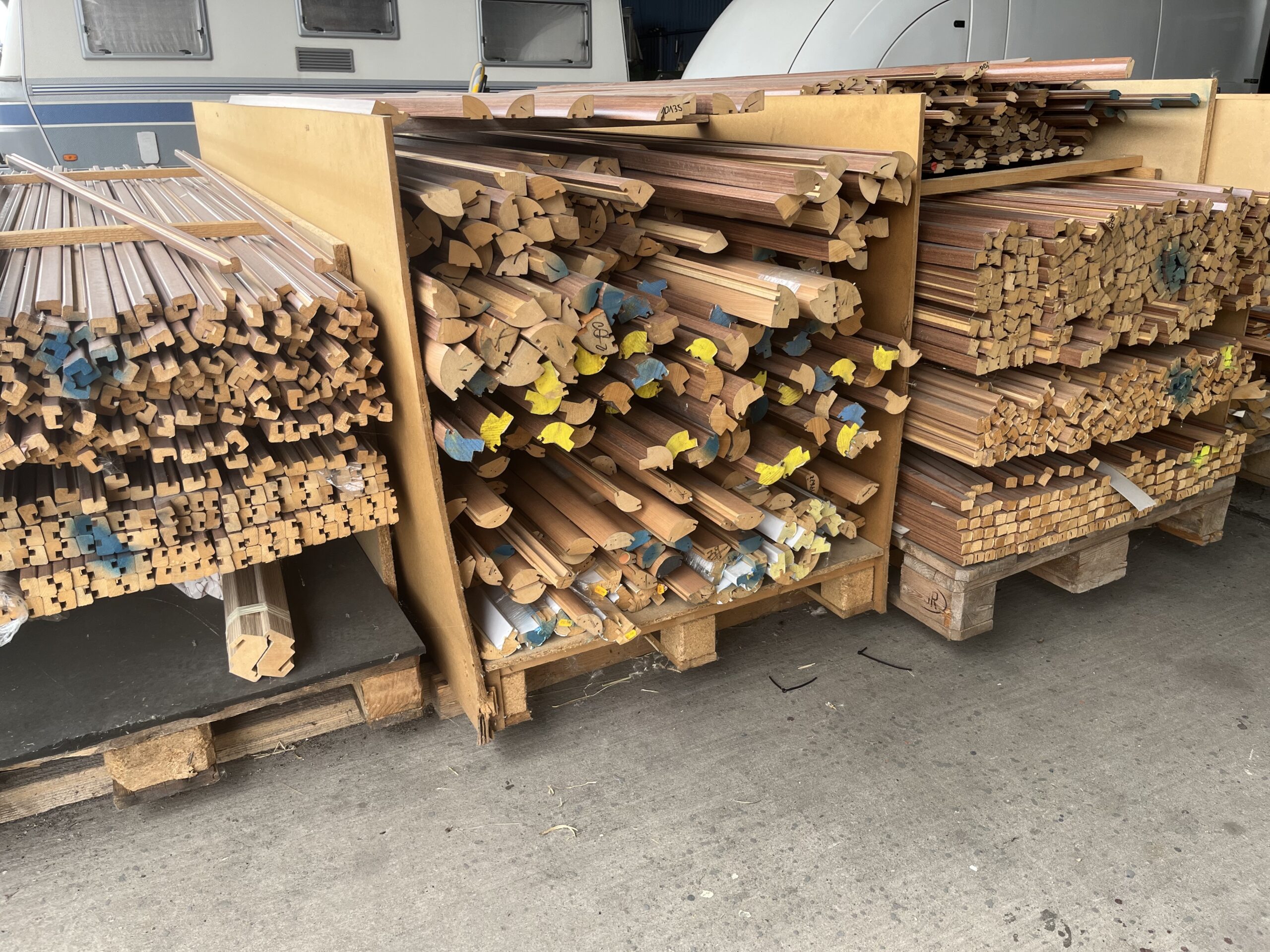 Leiste Holz Massivholz Mahagoni beschichtet 1,90 Meter