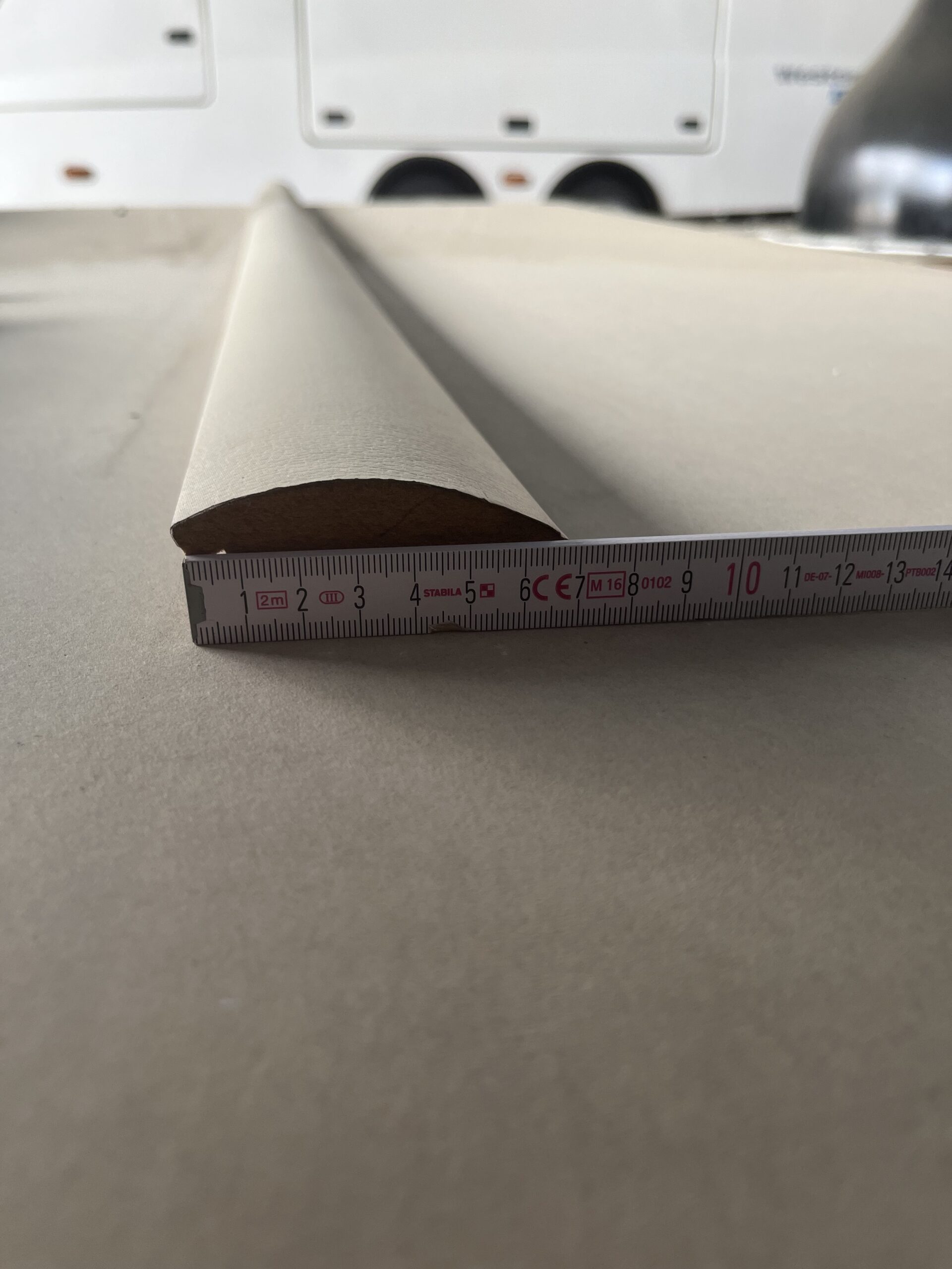 Leiste Holz Massivholz beschichtet weiß Lederoptik 1,90 Meter