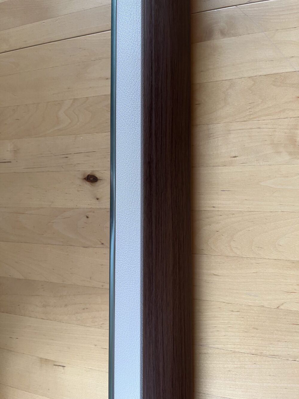 Leiste Holz Massivholz Mahagoni weiß Lederoptik mit Zierleiste beschichtet 1,90 Meter