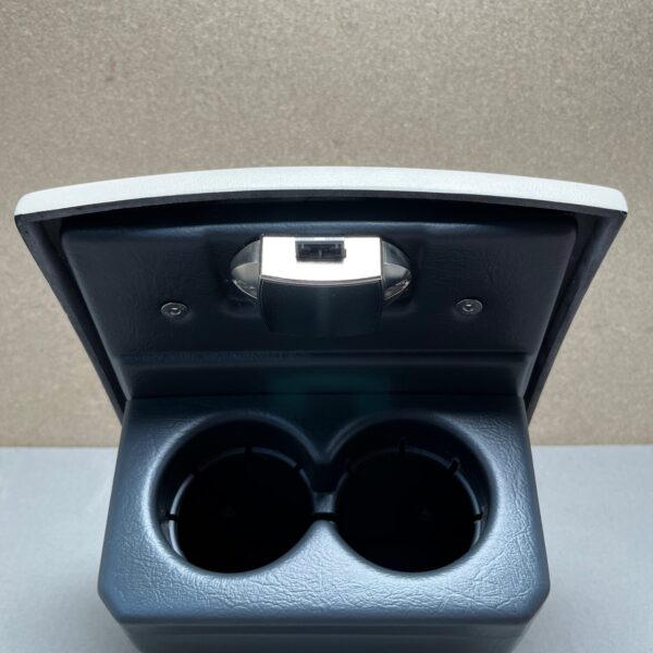 Armaturenbrett Einsatz Getränkehalter