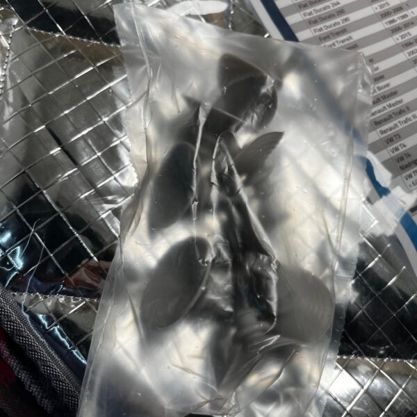 Carbest Isoflex Thermomatte für Heckklappe Heckseite für VW T5 ab 2003 37283