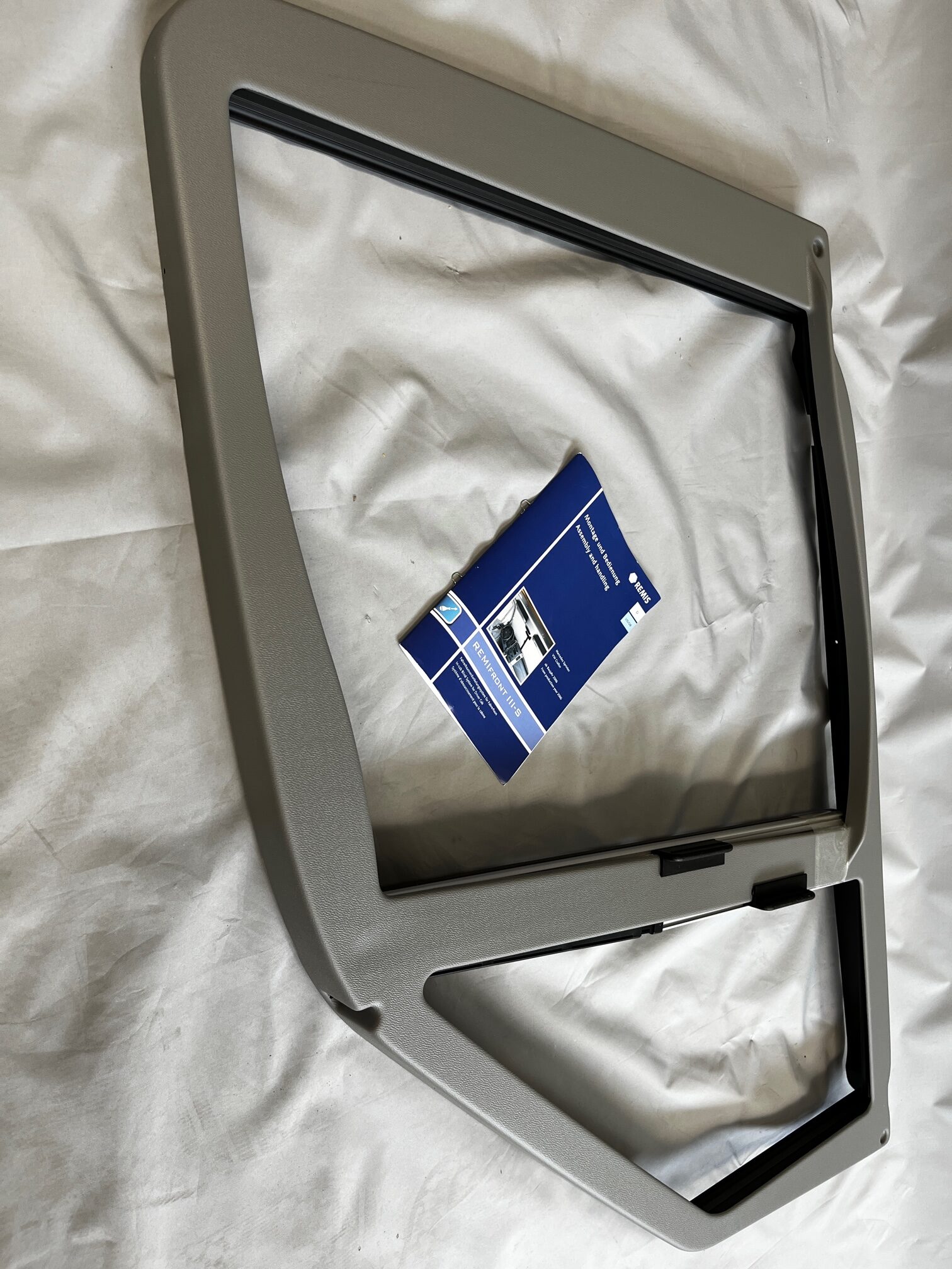 Remis Remifront Verdunklungslösung Fahrerkabine Sprinter/VW Crafter >2006 rechts