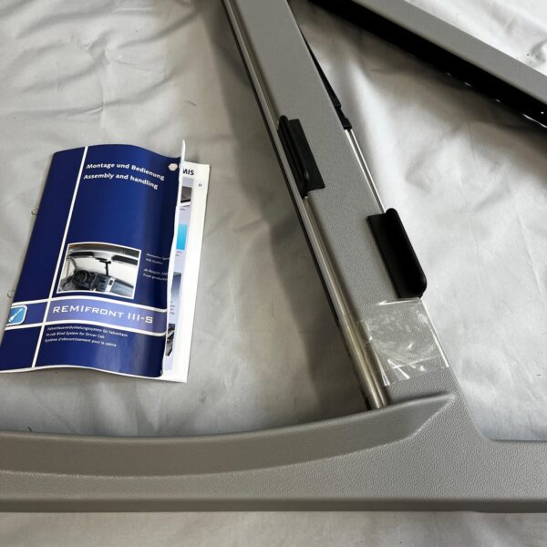 Remis Remifront Verdunklungslösung Fahrerkabine Sprinter/VW Crafter >2006 links